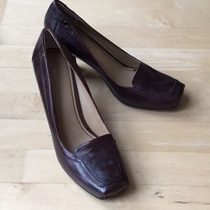 REDUCED Nine West brown leather pumps